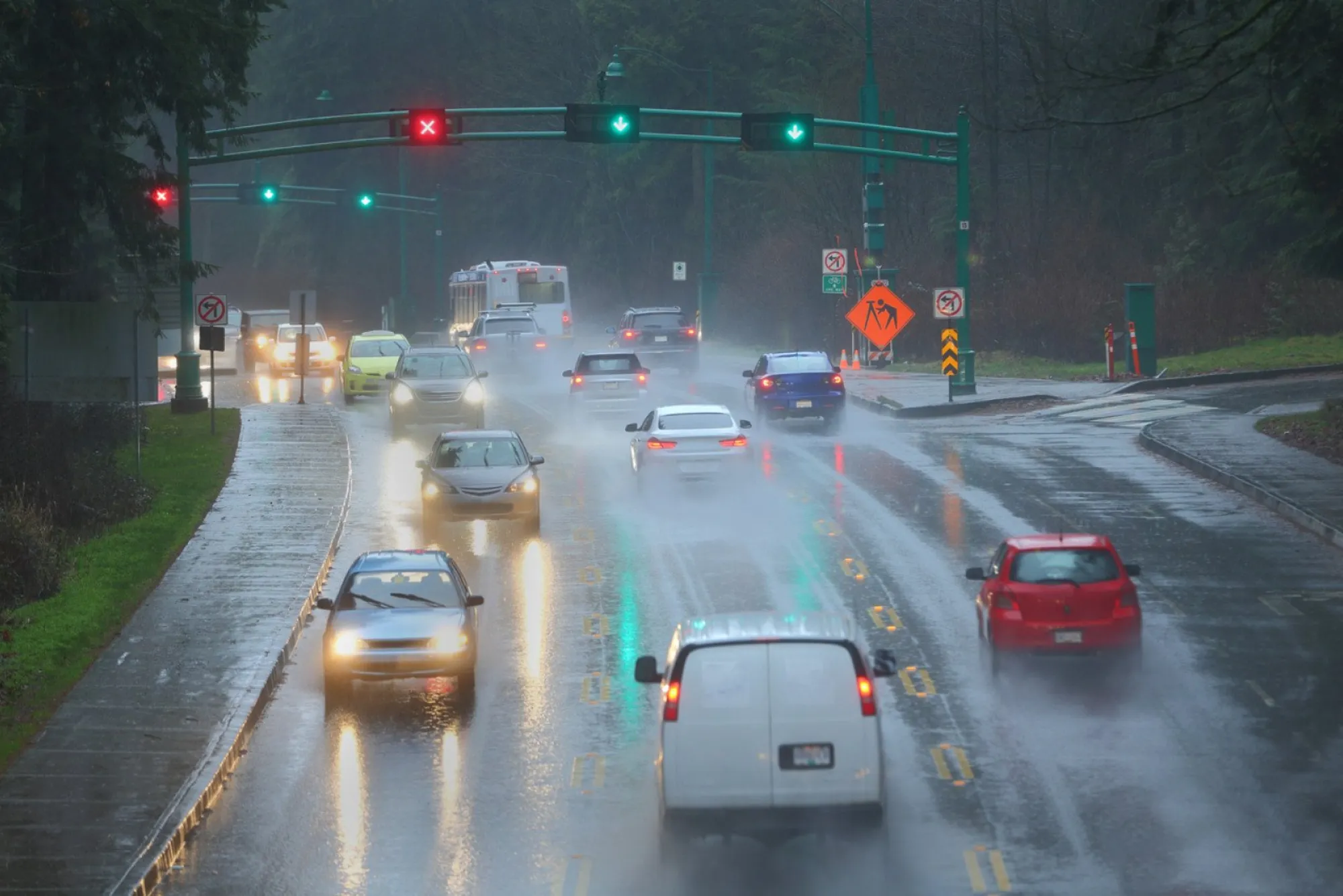 car brakes during rainy day (3)